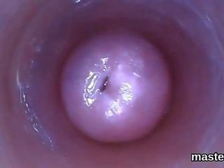 Unusual tjekkisk teenie produces opp henne spredt vulva til den spesiell